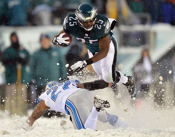 图文:nfl风雪中激战 突破一切困难