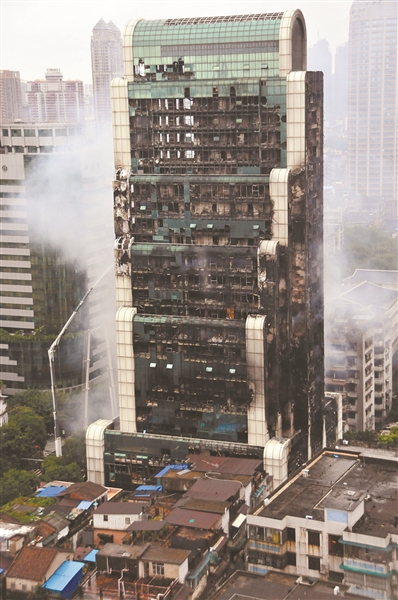 广州建业大厦大火 整栋楼基本被烧空(组图)|广
