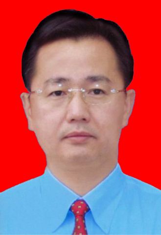 兼任市委秘书长职务;杨晓棠同志任市委秘书长,不再担任长安镇党委书记