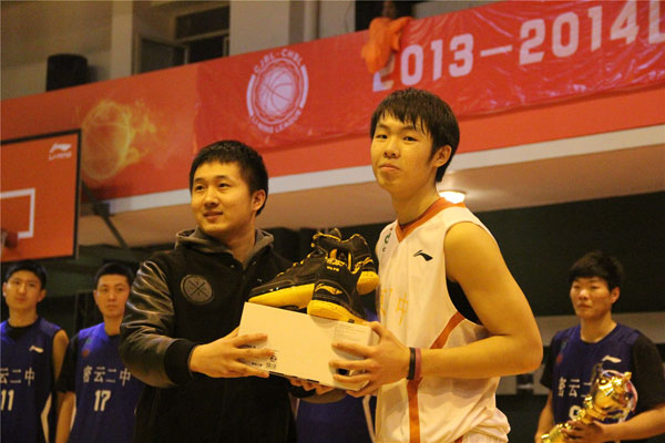 孟敬淇获北京高中男子mvp "四中乔丹"为球痴狂