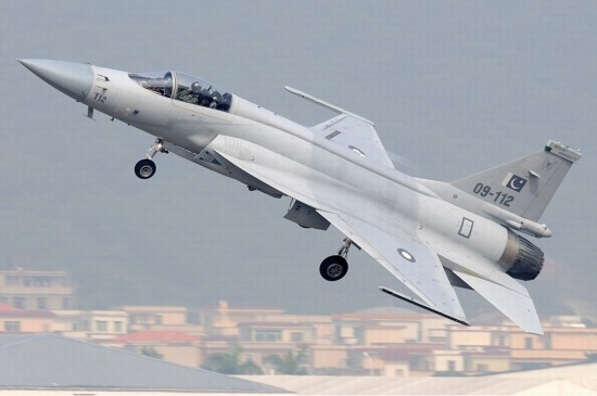 组图:第50架枭龙入役巴基斯坦空军 下批将增新式挂载武器