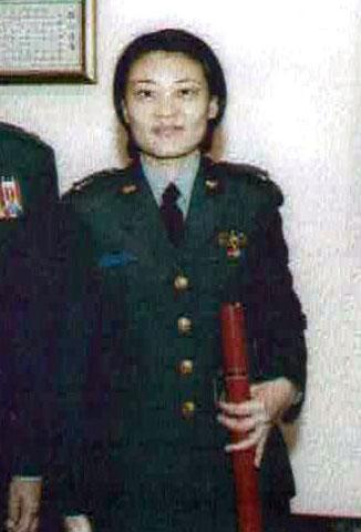 叶玫是军情局首位女逃官
