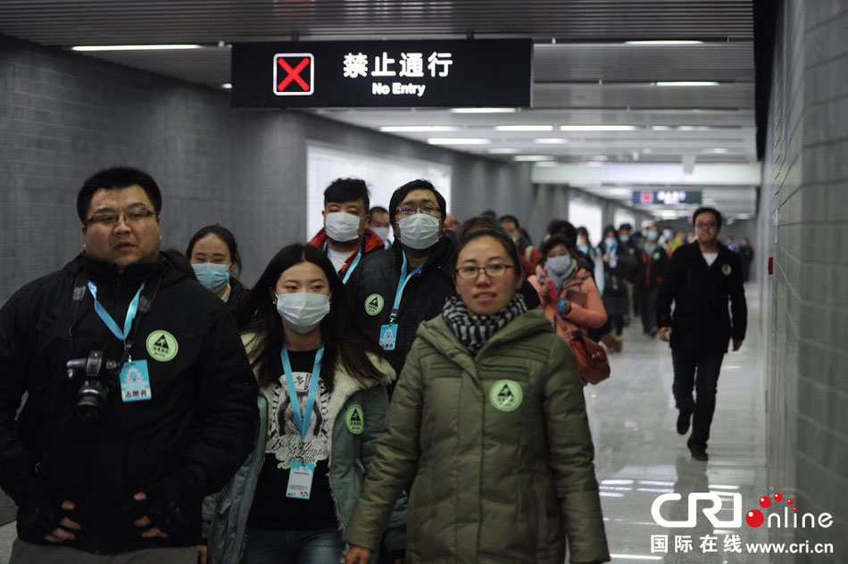 北京地铁首邀乘客参与疏散演练(高清组图)