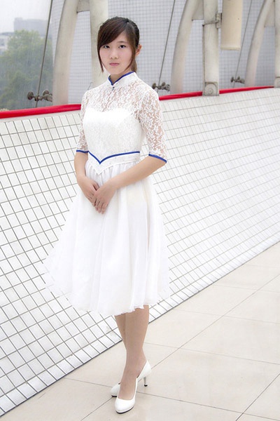 浙江大学礼仪队美女白衣飘飘 清纯美艳仿若"神仙姐姐"