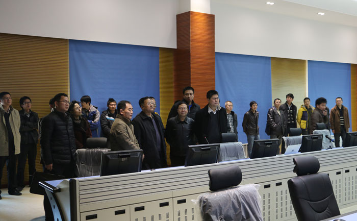 12月23日,青海省交通厅党委书记,厅长韩建华,副厅长夏继权一行
