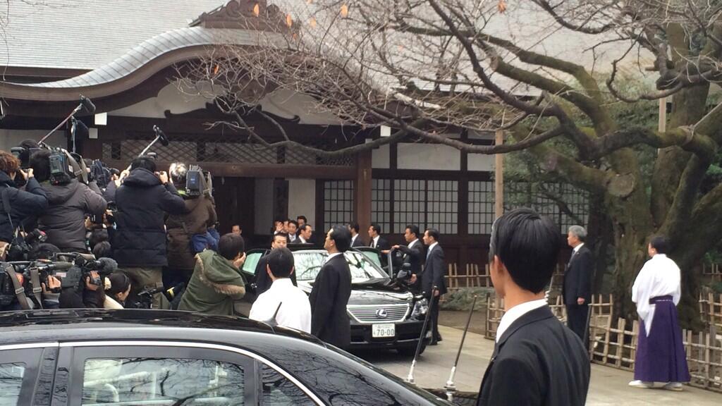 日本首相安倍晋三今日参拜靖国神社(组图)