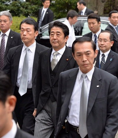 12月26日,日本首相安倍晋三参拜靖国神社。