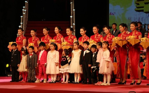 幸福"童"行南京市儿童新年晚会暨年画宝宝颁奖仪式举行(组图)