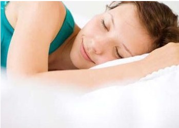 女性养生:睡醒后千万别做三件事、恋床损害呼吸系统
