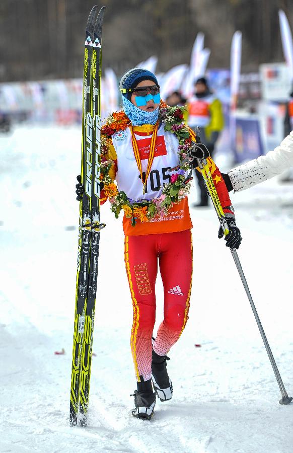 滑雪——国际雪联中国巡回赛:中国选手马清华夺得女子长距离冠军(图)
