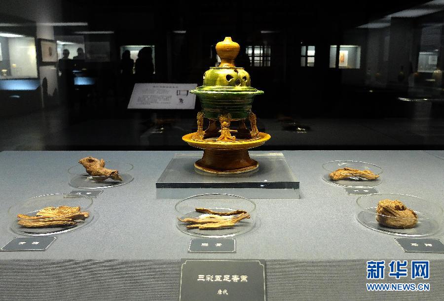 除山东博物馆和天津沉香艺术博物馆的珍贵文物外,展品还包括故宫