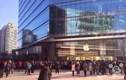 最大苹果店华贸购物中心店今盛大开业(组图)
