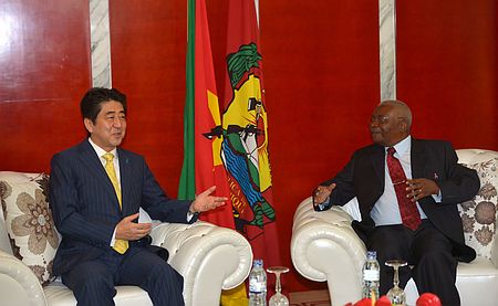 安倍称将举官民之力支援莫桑比克 获资源开发