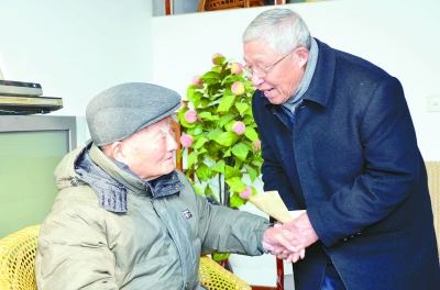 【图】老革命喜迎百岁生日(图)