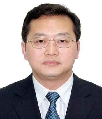 1975年窦科峰从护校毕业,被安排到第四军医大学第一附属医院(西京医院