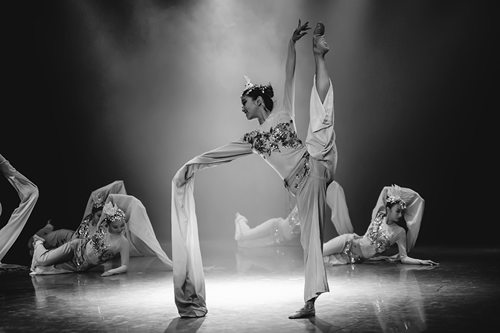 《改变从心开始》南艺老师用舞蹈展示十年生涯
