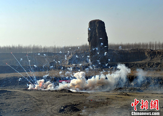 辽宁省集中销毁非法烟花爆竹(组图)