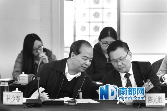 省政协委员、省卫计委主任陈元胜在政协小组讨论会上。南都记者 马强 摄