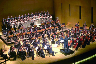 东方交响乐团音乐会 演绎名曲获观众喝彩-搜狐娱乐