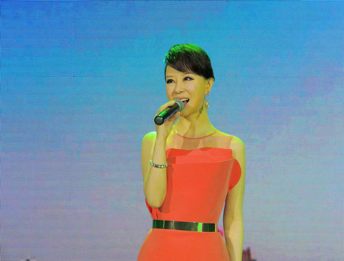 祖海受邀公益盛典 首唱单曲《中国好人》