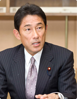 日本外相岸田文雄.