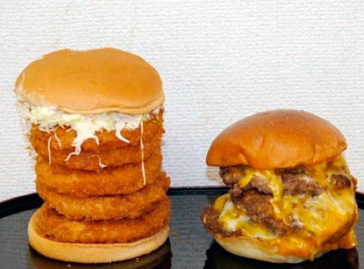 日本奇葩食物 有胆来吃个黑热狗黑汉堡