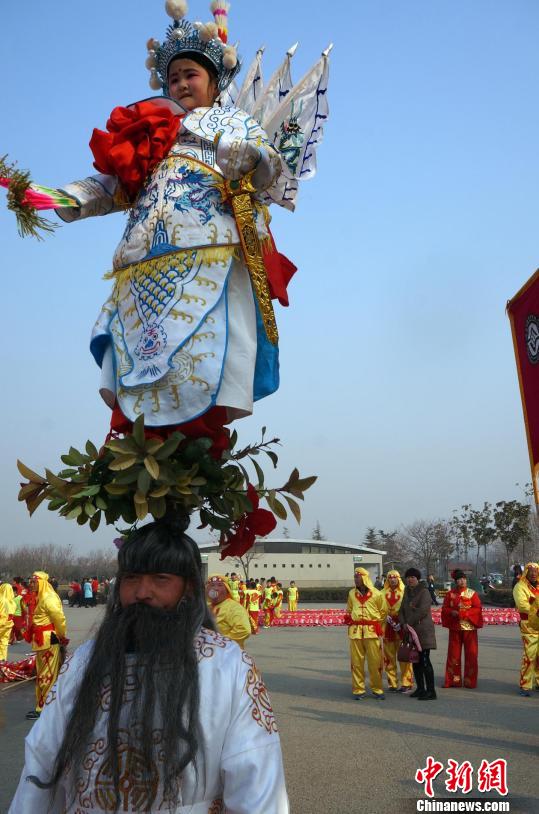 【组图】华夏传统民间文化展演郑州开场 群众唱主角(组图)