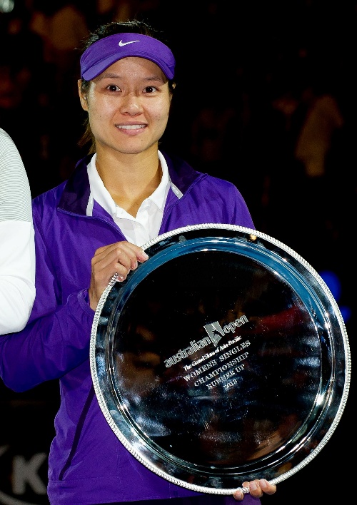 图文:李娜澳网夺冠 2013年不敌阿扎伦卡