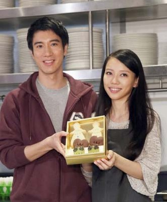 270份喜饼,喜饼有卡通,植物等形象,更印有"leehom"和"jinglei"的名字