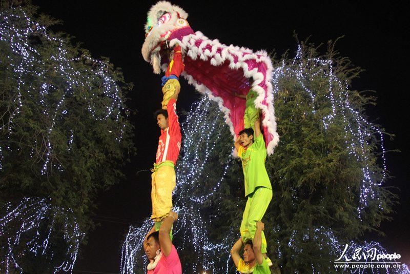 泰国大城府举办盛大庆祝春节活动(组图)