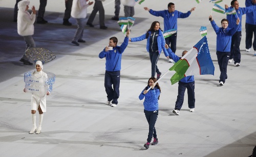 图文:索契冬奥会开幕式 乌兹别克斯坦代表团