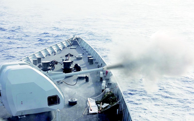 南海舰队在某海域实弹射击(图)-中国学网-中国