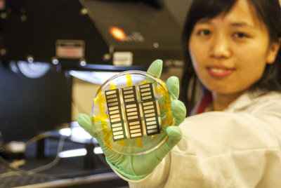 洛杉矶华裔教授研发新方法 提高太阳能电池产
