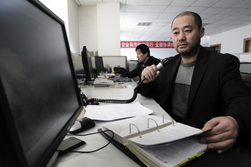 他们是半个气象专家预判天气为飞机引路(图)