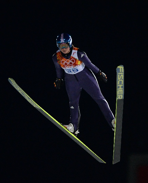 图文:跳台滑雪女子个人标准台 福格特飞翔