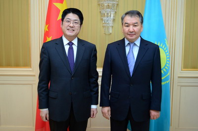 驻哈萨克斯坦大使乐玉成会见哈最高法院院长(图)