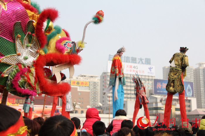 甘肃兰州:民俗社火闹元宵(组图)