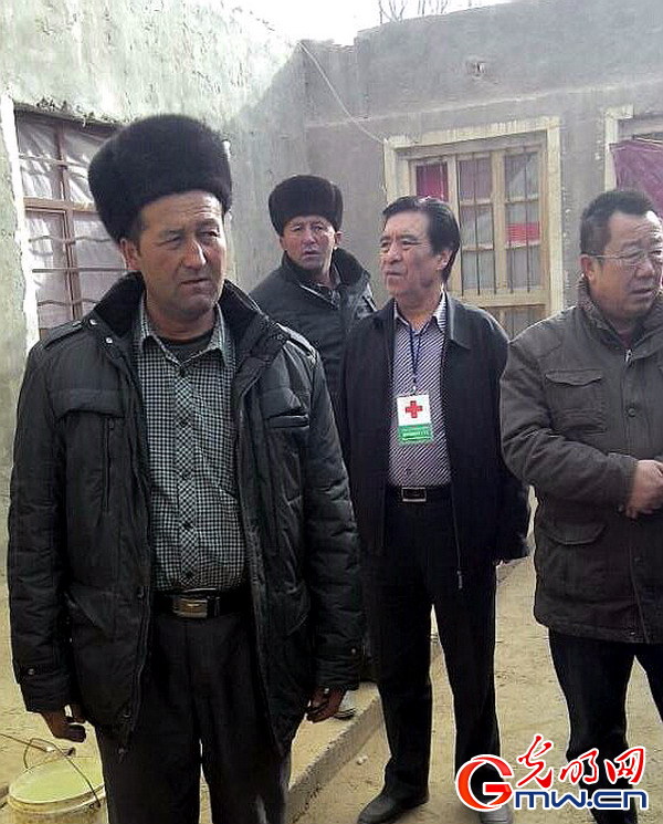 红十字会参加联合灾情评估组到近于田县近震中地区 拍摄 徐振宇