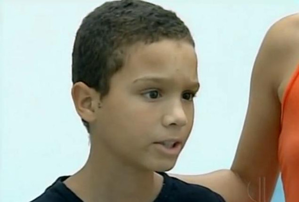 巴西10岁男孩遭铁棒穿胸 重要器官未受损奇迹存活(图)
