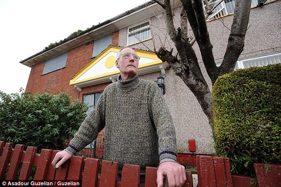 62岁的英国男子赖特一直拒绝搬离自己的出生地。