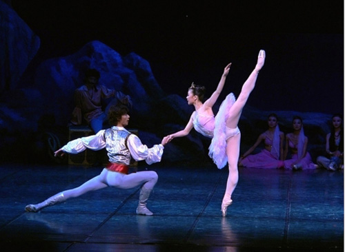 辽宁芭蕾舞团登山城 演绎经典芭蕾舞剧《海盗》
