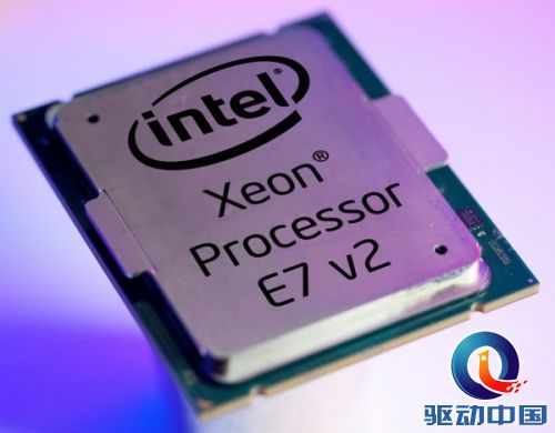 Intel 15核心CPU高清图赏