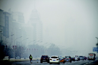 北京发布首个空气重污染黄色预警(图)