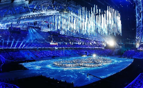 图文:索契冬奥会闭幕式举行 奥运五环