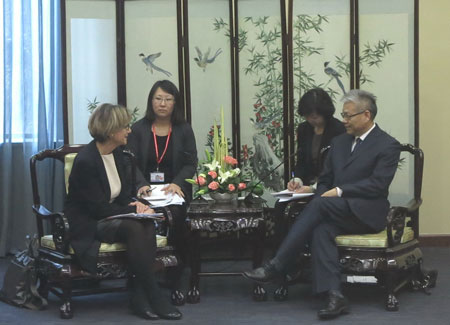 外交部副部长谢杭生2月27日会见加拿大国务部