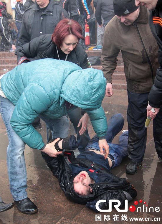 乌克兰东部城市声援俄罗斯活动演变为暴力冲突