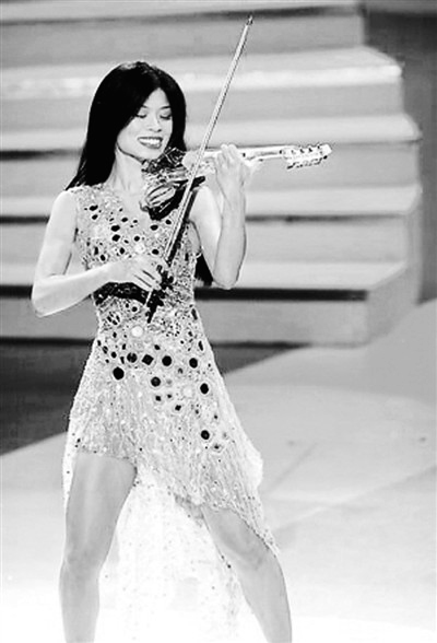 华裔小提琴家陈美传奇再引“虎妈”教育热议