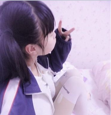 小学女生晒性感照
