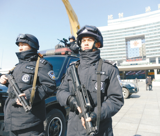 沈阳特警全天巡逻(图)