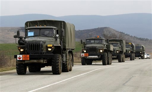 俄罗斯百辆军车入克里米亚美国雇佣兵进乌克兰